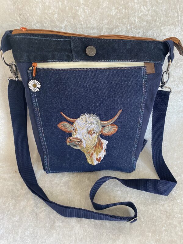 Jeanstasche mit Kuhkopf – Bild 3